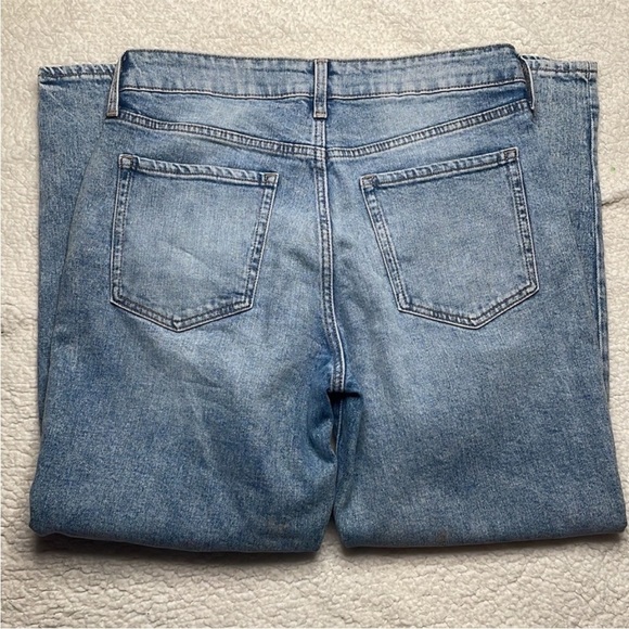Old Navy O. G Straight High Rise Button Fly 
Size 10 - Picture 4 of 9
